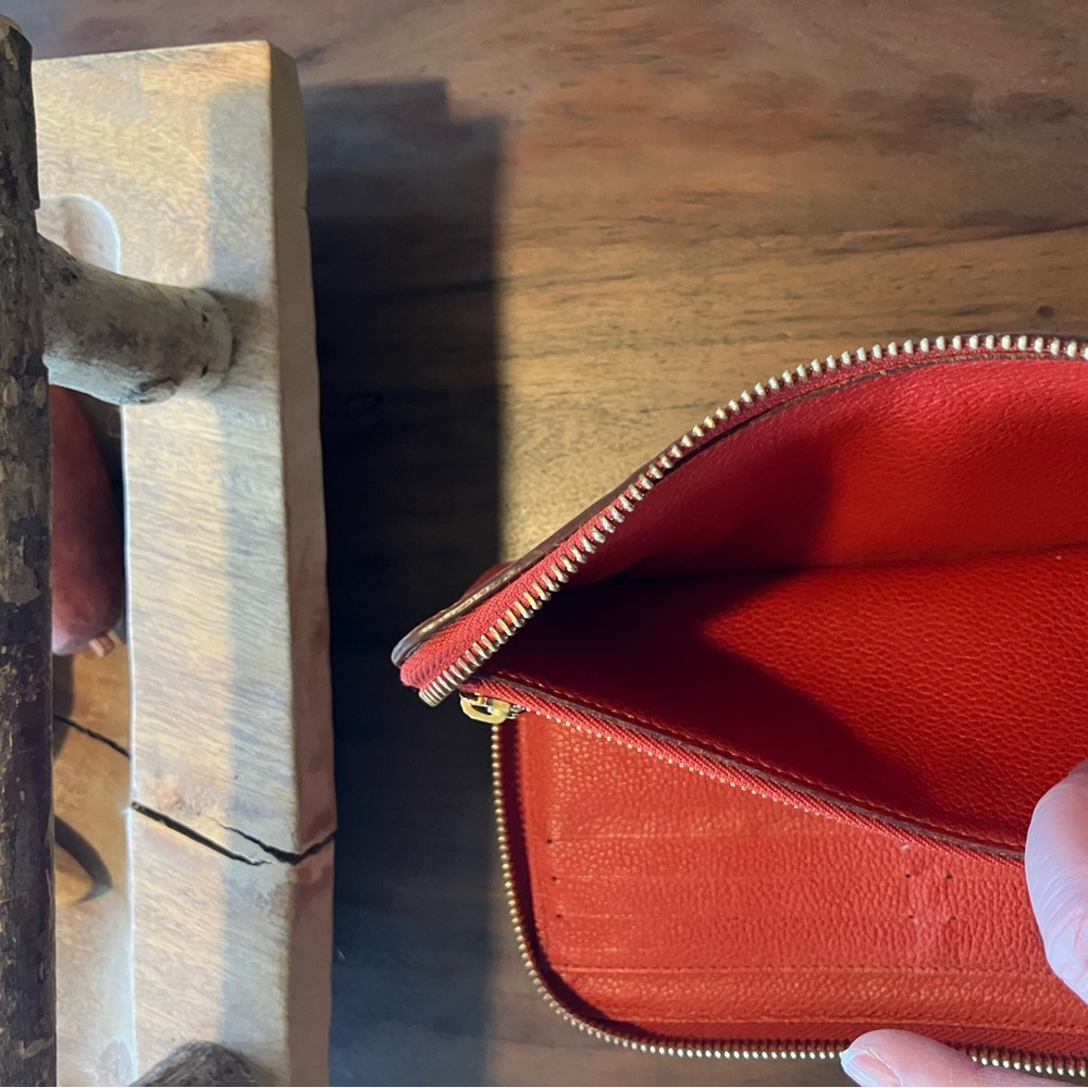 Louis Vuitton zip around Embossed Wallet in good used condition! - Picture 14 of 16